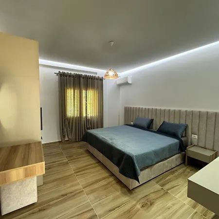 The Grand Babo * Vlorë